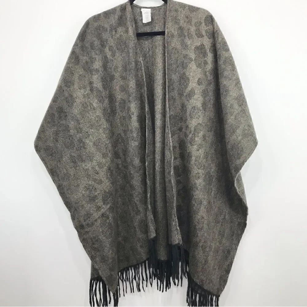 Woolrich Tan Black Animal Print Fringed Soft Cozy Poncho Scarf Wrap